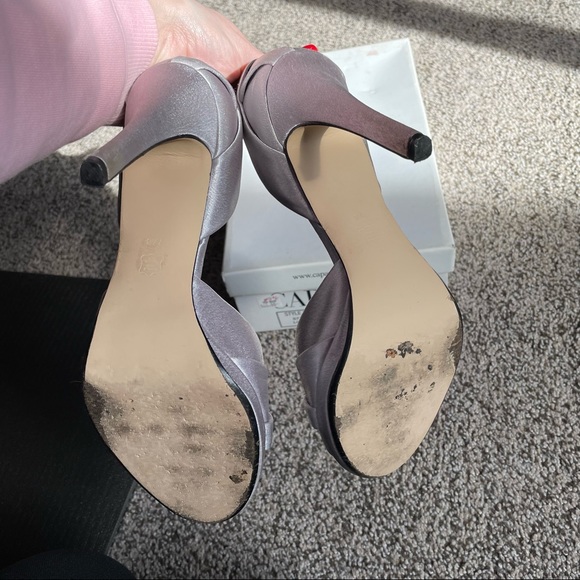 Silver Heels - Picture 10 of 12